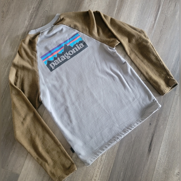 Patagonia Other - NWOT Patagonia Men's P-6 Logo Crew Sweatshirt in Feather Grey and Bristle Brown